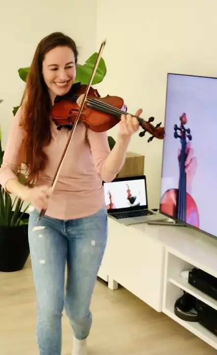 kirsti.music AS | Kirsti Hille - Geigenlehrerin - Akademie - Geige lernen auf die supercoole Art